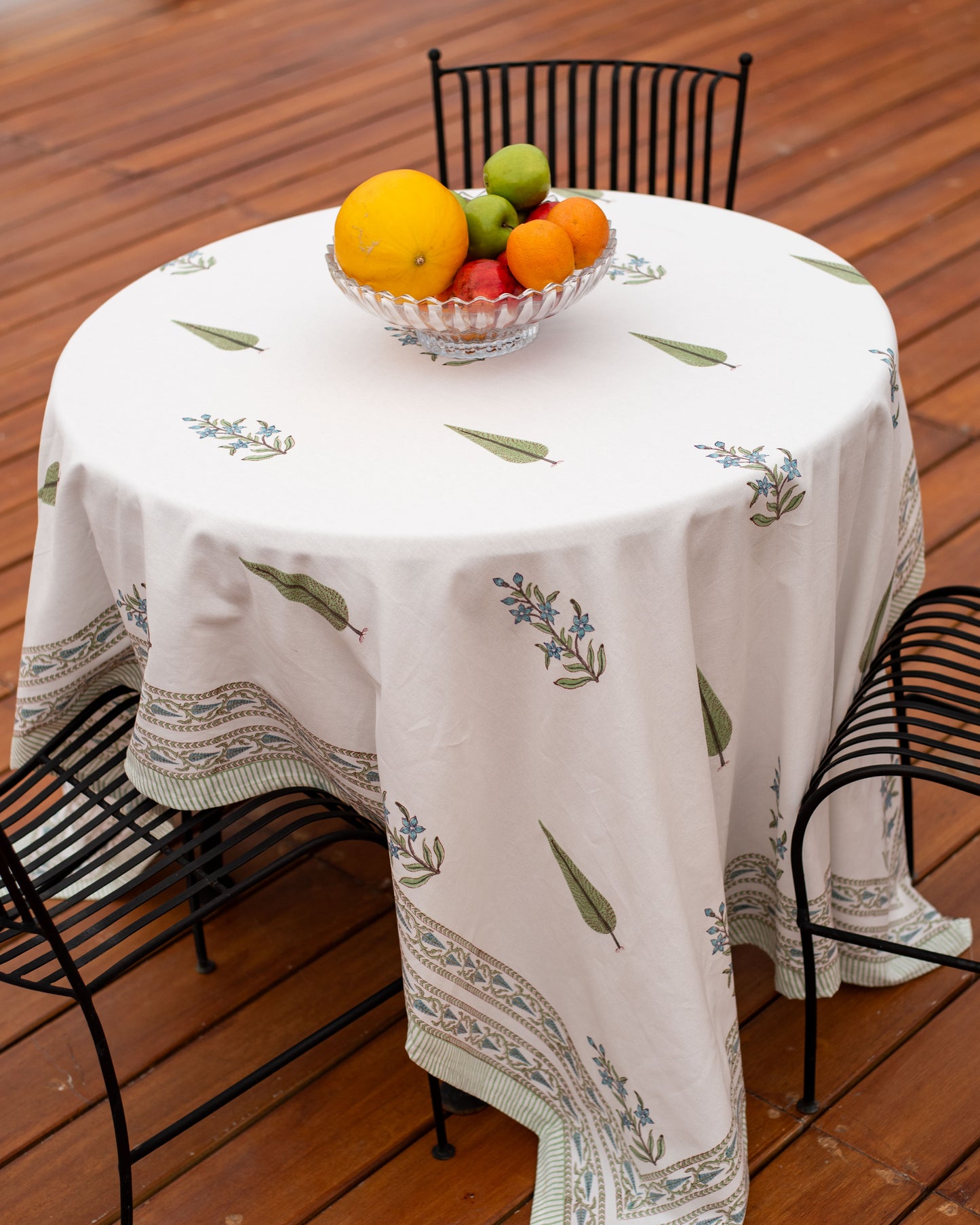 Lily Dream Table Cover