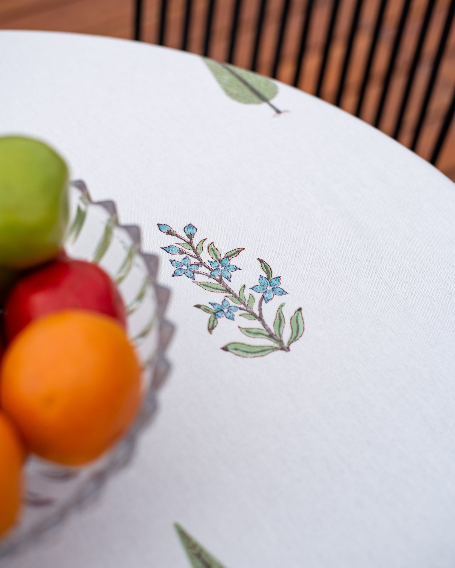 Lily Dream Table Cover